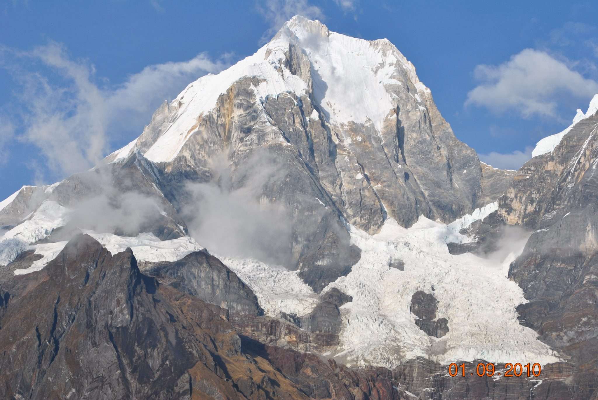Circuit of Cordillera Huayhuash – Peru