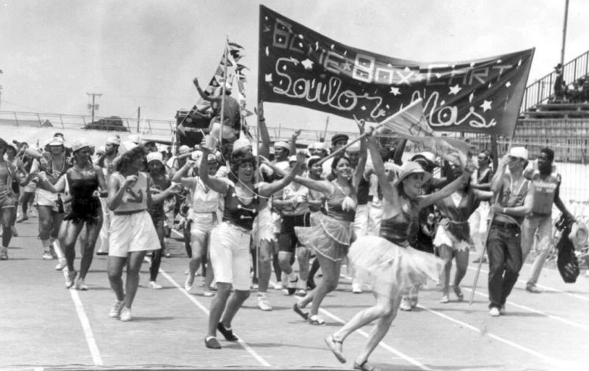 Blue Box Cart. The growing years 1982 to 1991