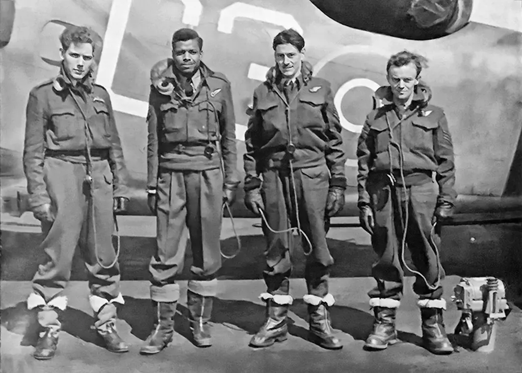 Leo Schultz photos album - Training in Canada