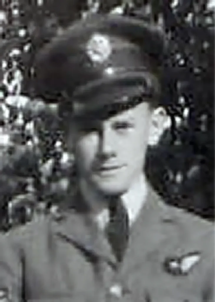 SGT. Frederick Arnold Colson - Jean Pineau photos Hampden Mk.I AD750