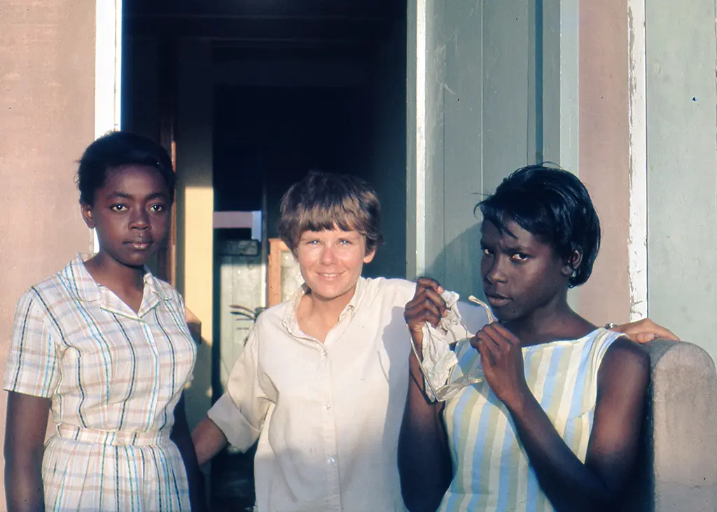 Carla Stoffle with students at Pine Housing 1967
