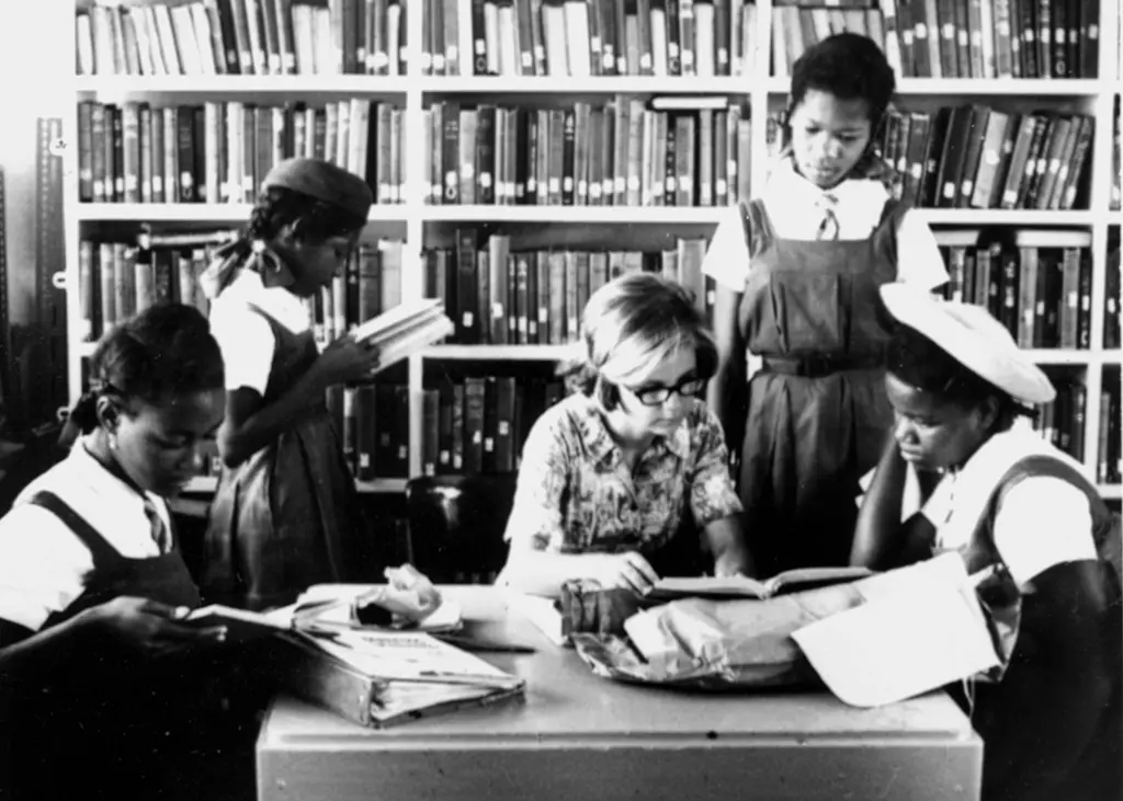 Carla Stoffle's Library club